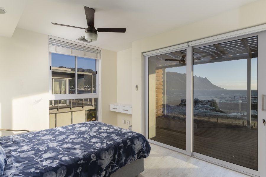 To Let 4 Bedroom Property for Rent in Harbour Island Western Cape
